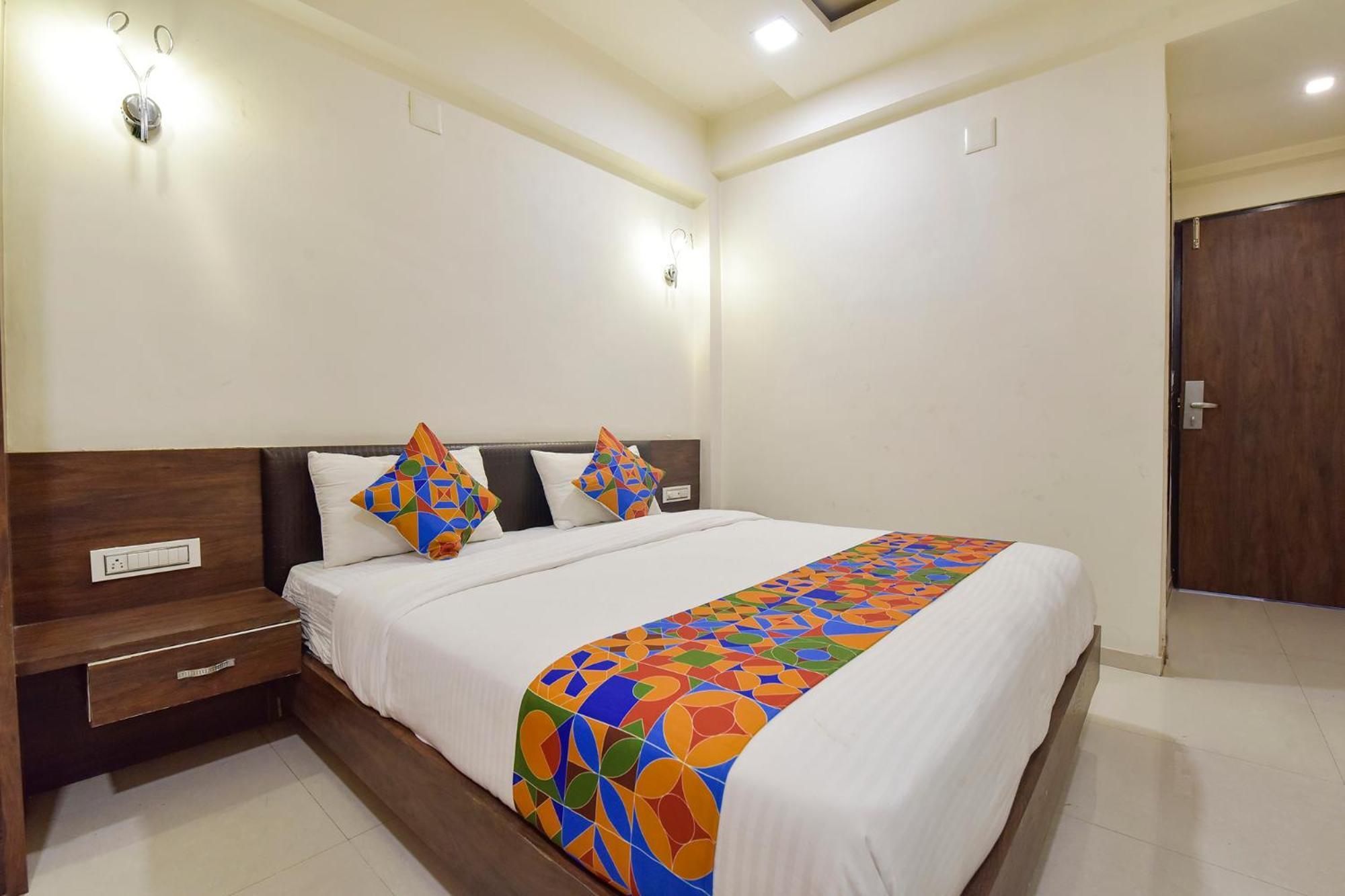 Fabhotel A1 Plaza Ahmedabad Exterior photo