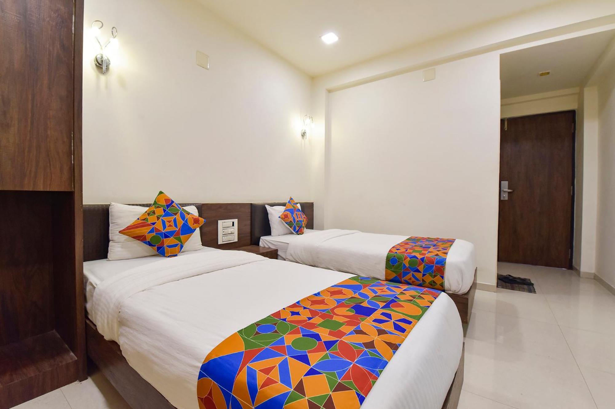 Fabhotel A1 Plaza Ahmedabad Exterior photo