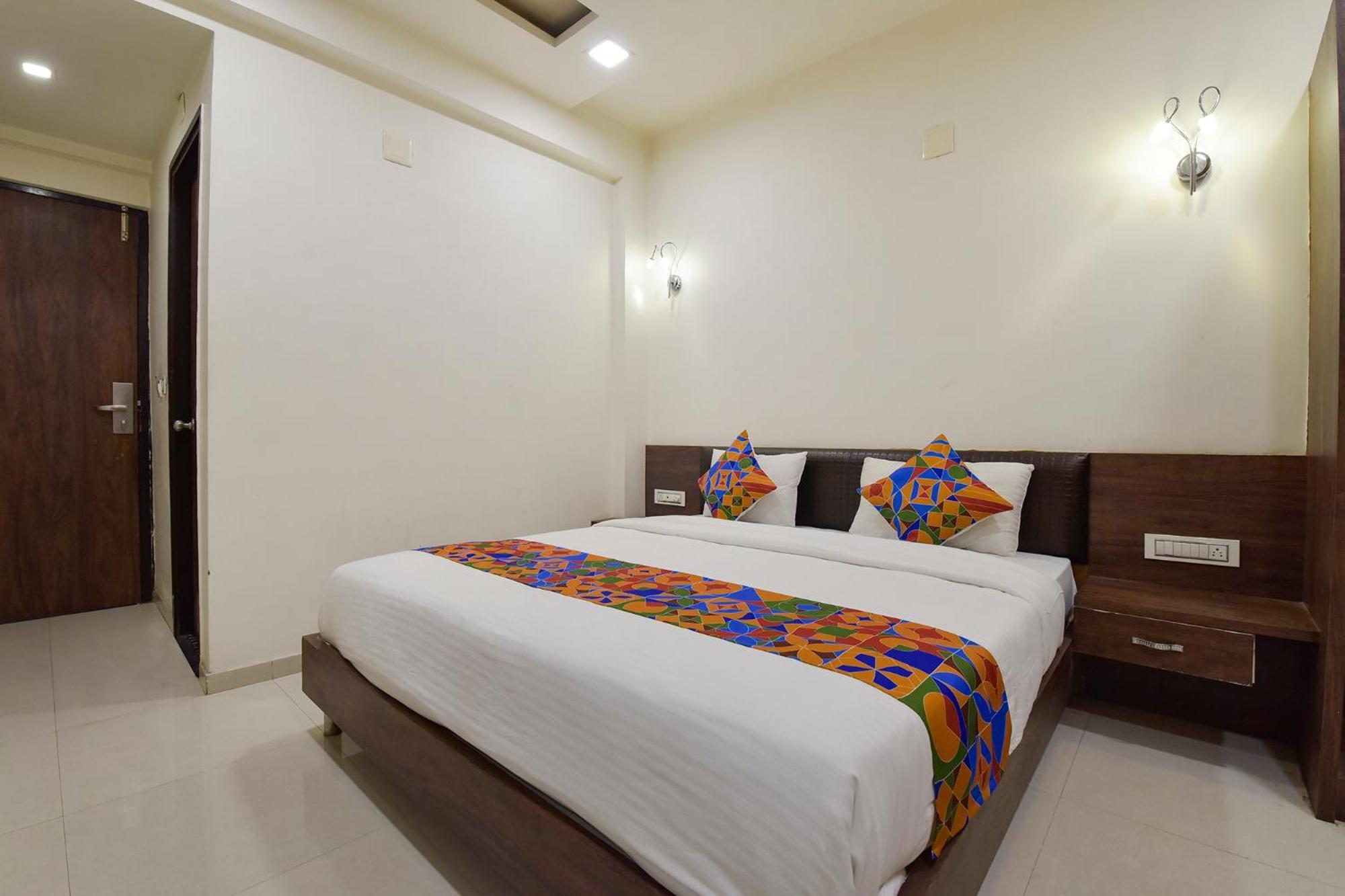 Fabhotel A1 Plaza Ahmedabad Exterior photo