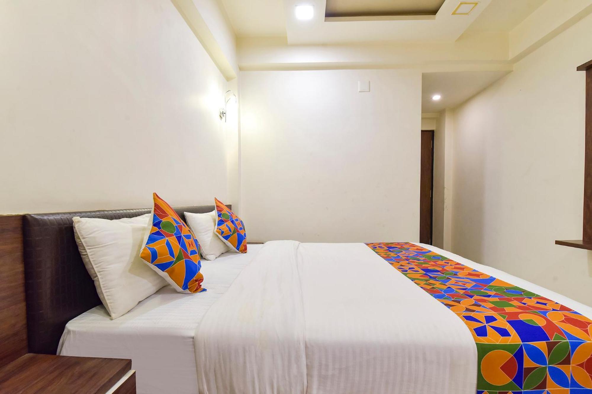 Fabhotel A1 Plaza Ahmedabad Exterior photo