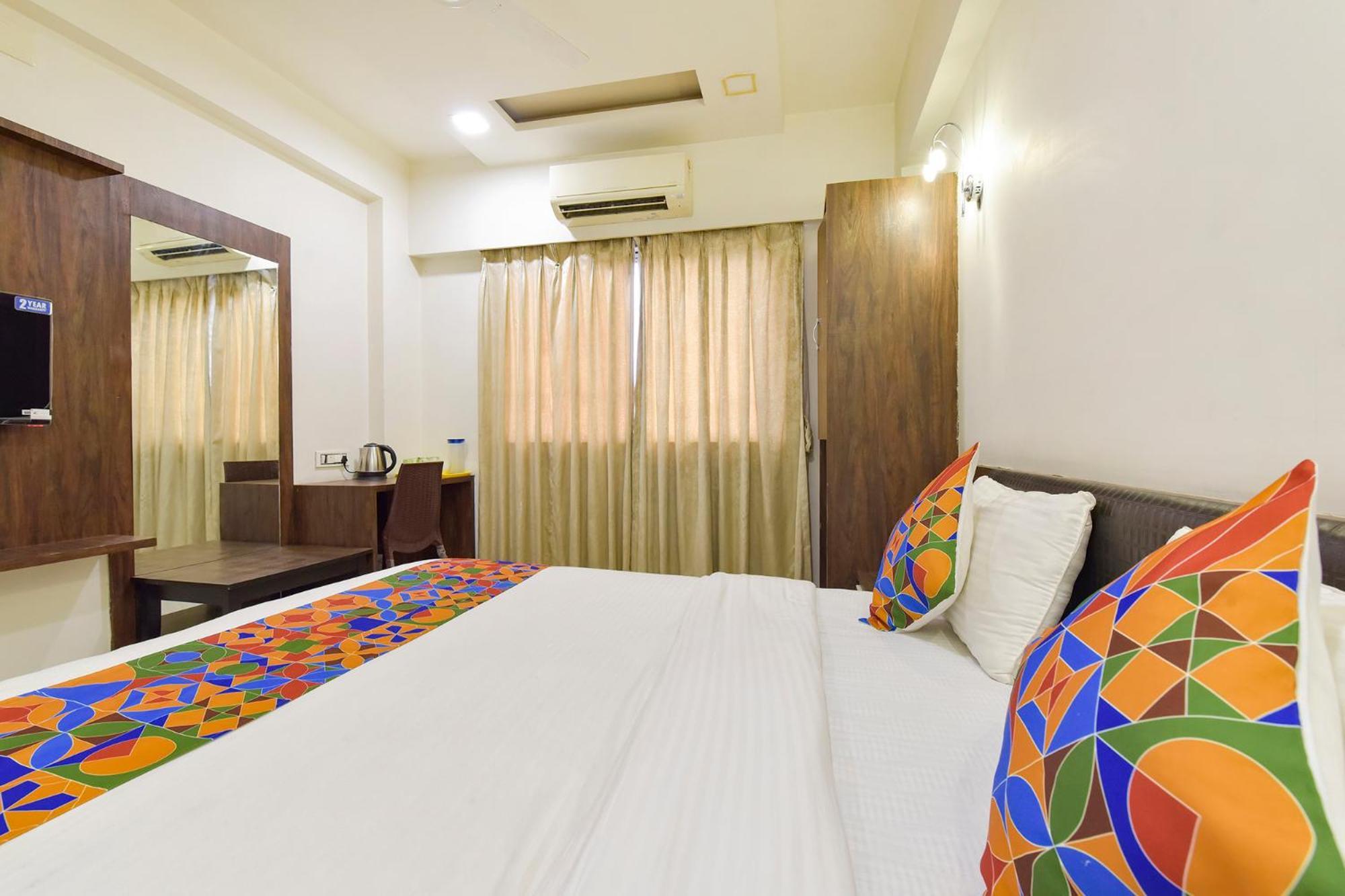 Fabhotel A1 Plaza Ahmedabad Exterior photo